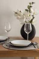 Arsenal Apartment City Center by Renters