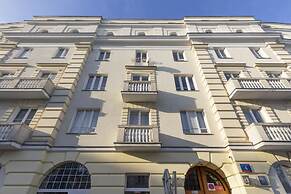 Apartment Mochnackiego Warsaw by Renters