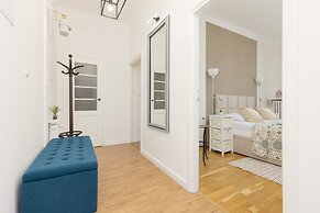 Apartment Mochnackiego Warsaw by Renters