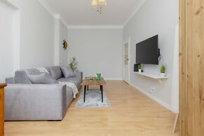Apartment Mochnackiego Warsaw by Renters