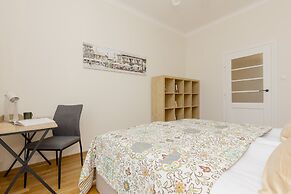 Apartment Mochnackiego Warsaw by Renters