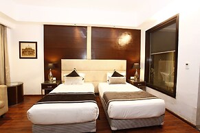 PLUTOS HOTEL