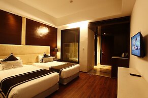 PLUTOS HOTEL