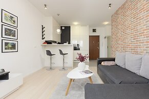 Subtle Colors Apartment by Renters