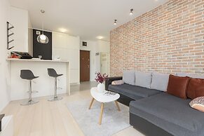 Subtle Colors Apartment by Renters