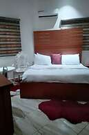 Alim Royal Hotel and Suites