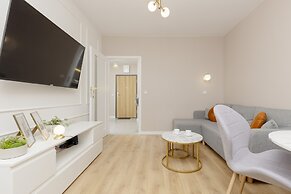 Apartment Łódź Fabryczna by Renters