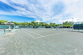 Longboat Key Cedars Beach House-pet Friendly-2 Minute To The Beach