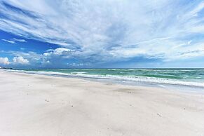 Longboat Key Cedars Beach House-pet Friendly-2 Minute To The Beach