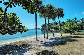 Longboat Key Cedars Beach House-pet Friendly-2 Minute To The Beach