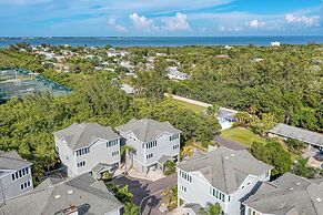 Longboat Key Cedars Beach House-pet Friendly-2 Minute To The Beach