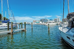 Longboat Key Cedars Beach House-pet Friendly-2 Minute To The Beach