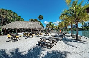 Longboat Key Cedars Beach House-pet Friendly-2 Minute To The Beach