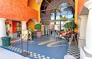 Longboat Key Cedars Beach House-pet Friendly-2 Minute To The Beach