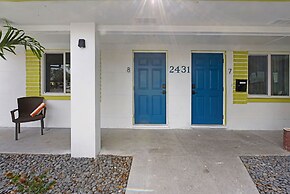Palm Cove Motel