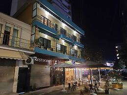 My Rooms Hotel & Bar