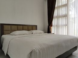 Twin Guest House Grand Wisata