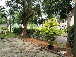 Twin Guest House Grand Wisata