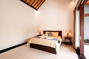 De Cahyani Private Villa by Supala