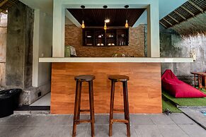 De Cahyani Private Villa by Supala