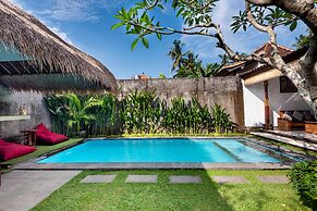 De Cahyani Private Villa by Supala