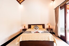 De Cahyani Private Villa by Supala
