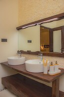 Spicepeek Boutique Hotel CMB Airport