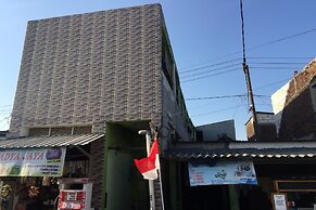 OYO Life 93061 Kost Vicky Syariah