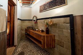 Ulun Si Joglo Private Villa by Supala