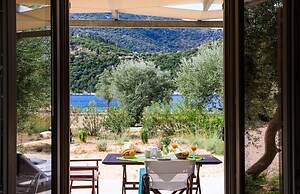 Loutsa Waterside in Vathy