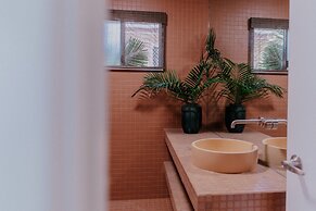 The Cheshire Cat Motel