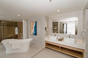 Aquamarine Resort Cam Ranh