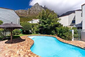 Camps Bay Nest - Townhouse With Ocean Views