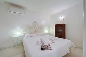 Casa Oleandri Shared Pool And Lake View