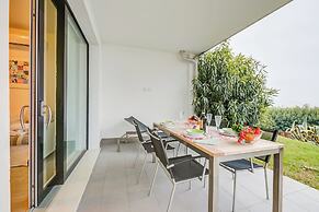 Casa Oleandri Shared Pool And Lake View