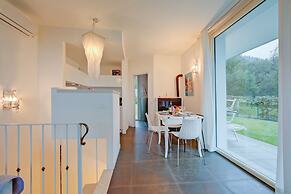 Casa Oleandri Shared Pool And Lake View