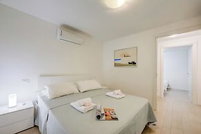 Casa Oleandri Shared Pool And Lake View