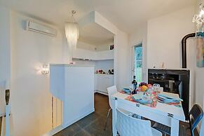 Casa Oleandri Shared Pool And Lake View