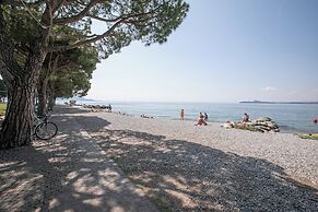 Casa Oleandri Shared Pool And Lake View