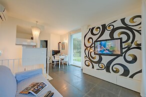 Casa Oleandri Shared Pool And Lake View