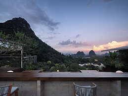 Guilin Village Creek Inn