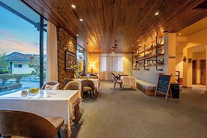 Guilin Village Creek Inn