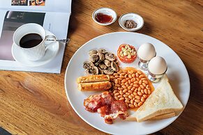 Guilin Village Creek Inn