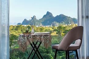 Guilin Village Creek Inn