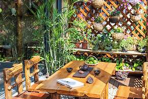 Guilin Village Creek Inn