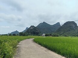 Guilin Village Creek Inn
