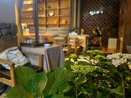 Guilin Village Creek Inn