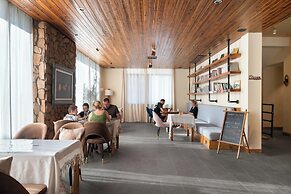 Guilin Village Creek Inn