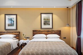Guilin Village Creek Inn