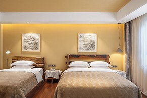 Guilin Village Creek Inn